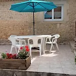 Maison Ancienne Restauree Avec Cheminee, Jardin Prive Et Animaux Admis - Fr-1-616-388 Ferienhaus *